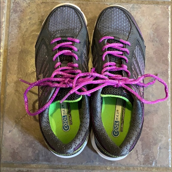 FILA Women’s Shoes - Picture 4 of 7